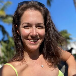 Alessandra Torre Instagram - I’m so thankful to live in a place where I can wear bikinis in January. Sending warm vibes and sunshine to  you. ☀️
.
.
#keywest #keywestlife #authorlife