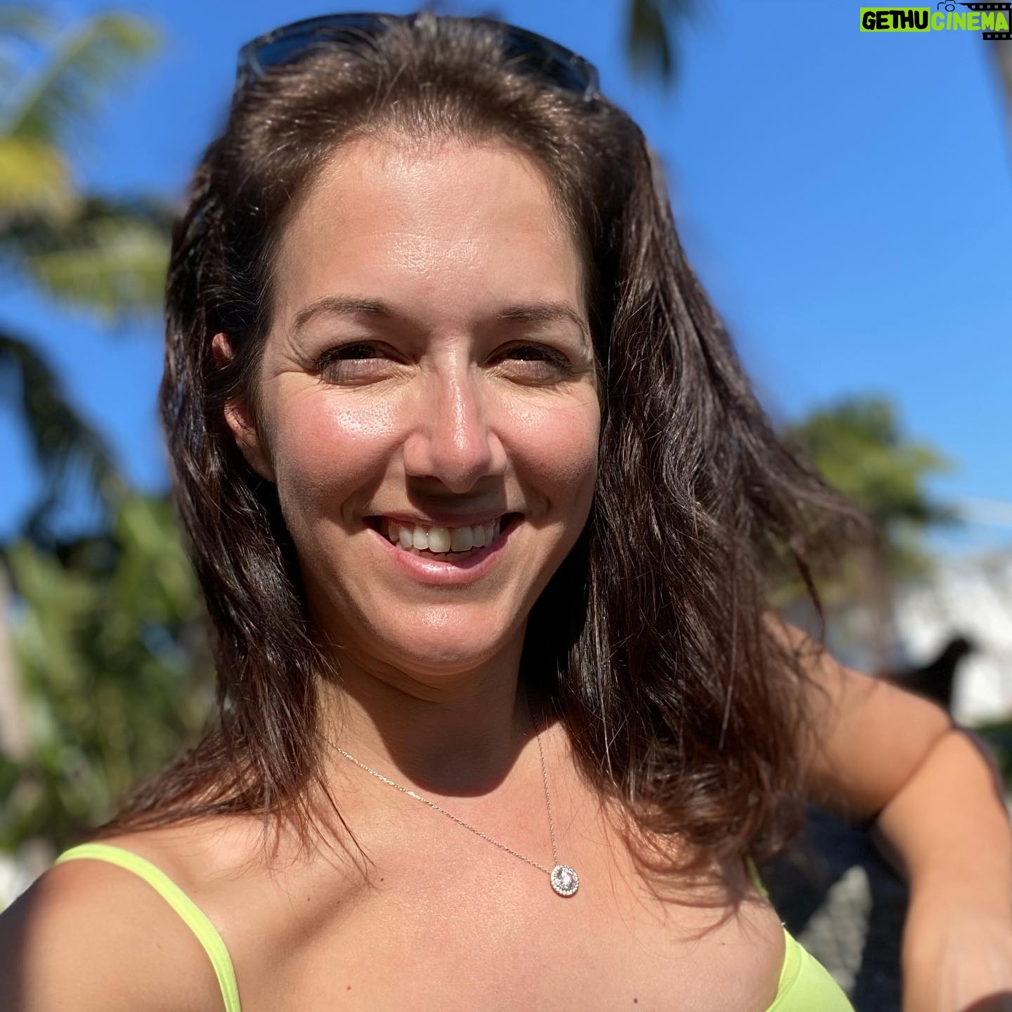 Alessandra Torre - 505 Likes - I’m so thankful to live in a place where I can wear bikinis in January. Sending warm vibes and sunshine to you. ☀️
.
.
#keywest #keywestlife #authorlife