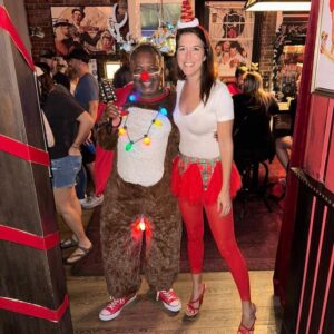 Alessandra Torre Instagram - #santacon2022 in #keywest. Don’t miss out on @generalhorseplaykw’s eggnog - it’s amazing! 🎄