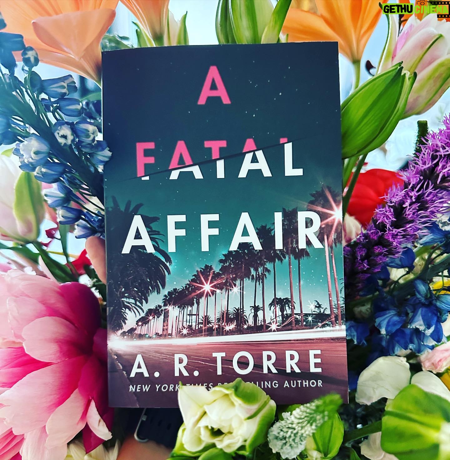 Alessandra Torre - 645 Likes - It’s RELEASE DAY 🥳🥳🥳 and I’m so excited to have A Fatal Affair out in the world and finally in reader hands!
Murder isn’t the end of this deadly Hollywood affair. It’s just the beginning…
Read it 👉 www.amazon.com/afatalaffair