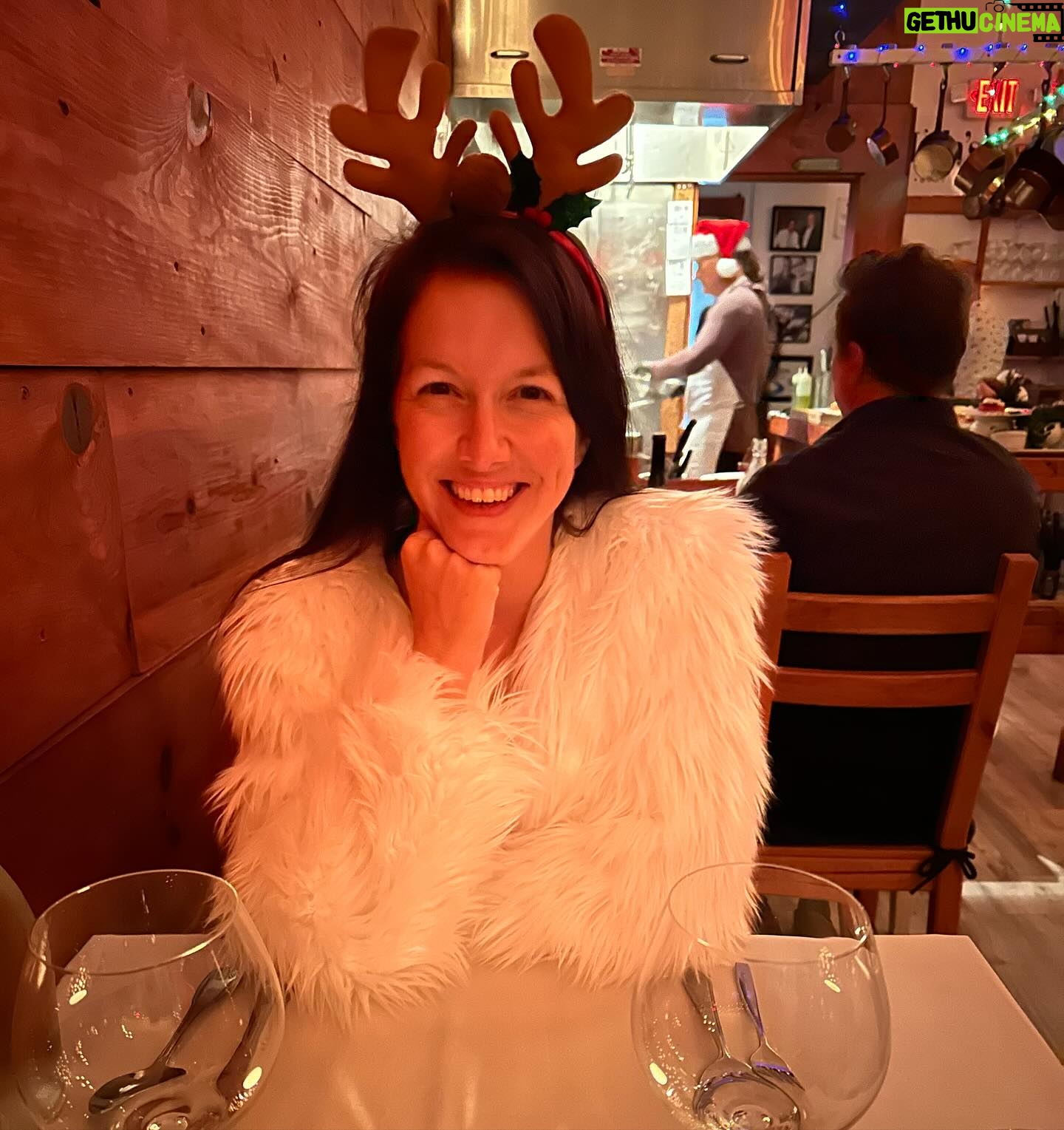 Alessandra Torre - 433 Likes - I hope your holiday is merry and bright. ❤️