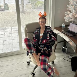 Alessandra Torre Instagram - Deadline mode. #amwriting #donotdisturb #thelastpartybook #authorsofinstagram