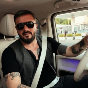 Alessio Instagram - Presto fuori il mio nuovo singolo “CHIAMMAME” 😍❤️☎️
testo: V.D’ agostino Musica: Alessio Arrang: Davide Russo archi diretti da Maurizio Bosnia scritti da Maurizio Fiordiliso mix e mastering Francesco di tullio #newsong #música #napulè #top #love #2021 #maggio #condividete @daviderusso_arrangiatore @anitadamianoreal @marcocantone_mrc @antonio.garnier @mauriziobosnia @mauriziofiordi @f.ditullio
