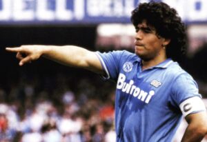 Alessio Instagram - LA STORIA SE NE VA💙
Addio al DIO del calcio, al RE dei nostri Cuori, al nostro capitano, al campione del mondo!! #maradona10 #napoli #riposainpace