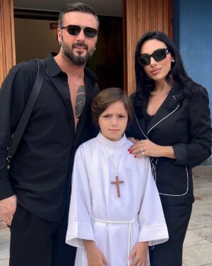 Alessio Instagram - LA TUA PRIMA COMUNIONE ❤️ 
AMORE MIO🧔🏻‍♂️🫅🏻👩🏻
