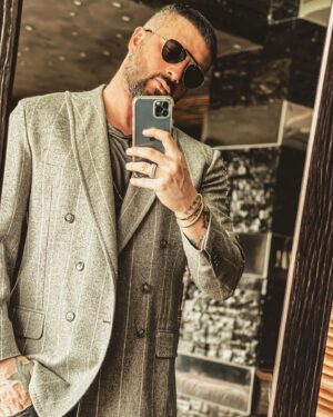Alessio Instagram - Buona Domenica  #newlook😉👍
#marzo #2021 #top #stile #naplesitaly