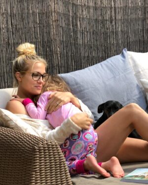 Álex Adróver Instagram - Feliz día!!! Cuando creía que no podía encontrar una mami tan luchadora como la mía, va y aparece Patry. Menudas dos mujeres y qué manera de repartir amor. 🥰🥰🥰