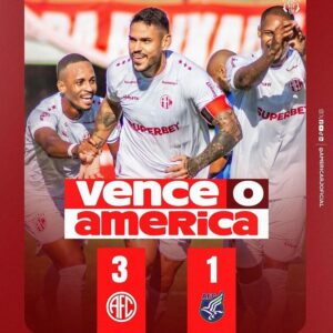 Alex Escobar Instagram - Eu tô feliz demais. Deve ser muito ruim não ser America!
