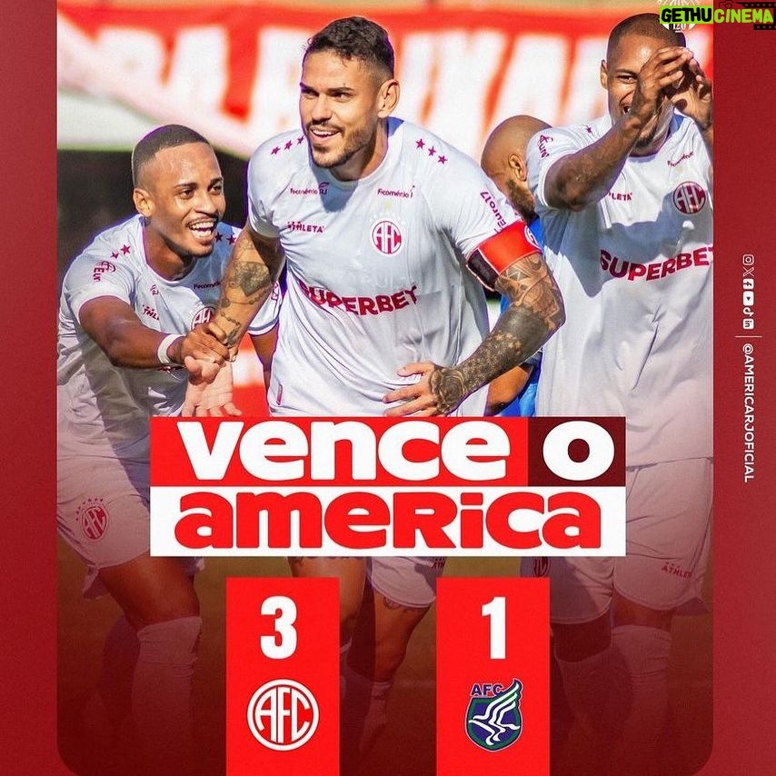 Alex Escobar - 2.7K Likes - Eu tô feliz demais. Deve ser muito ruim não ser America!