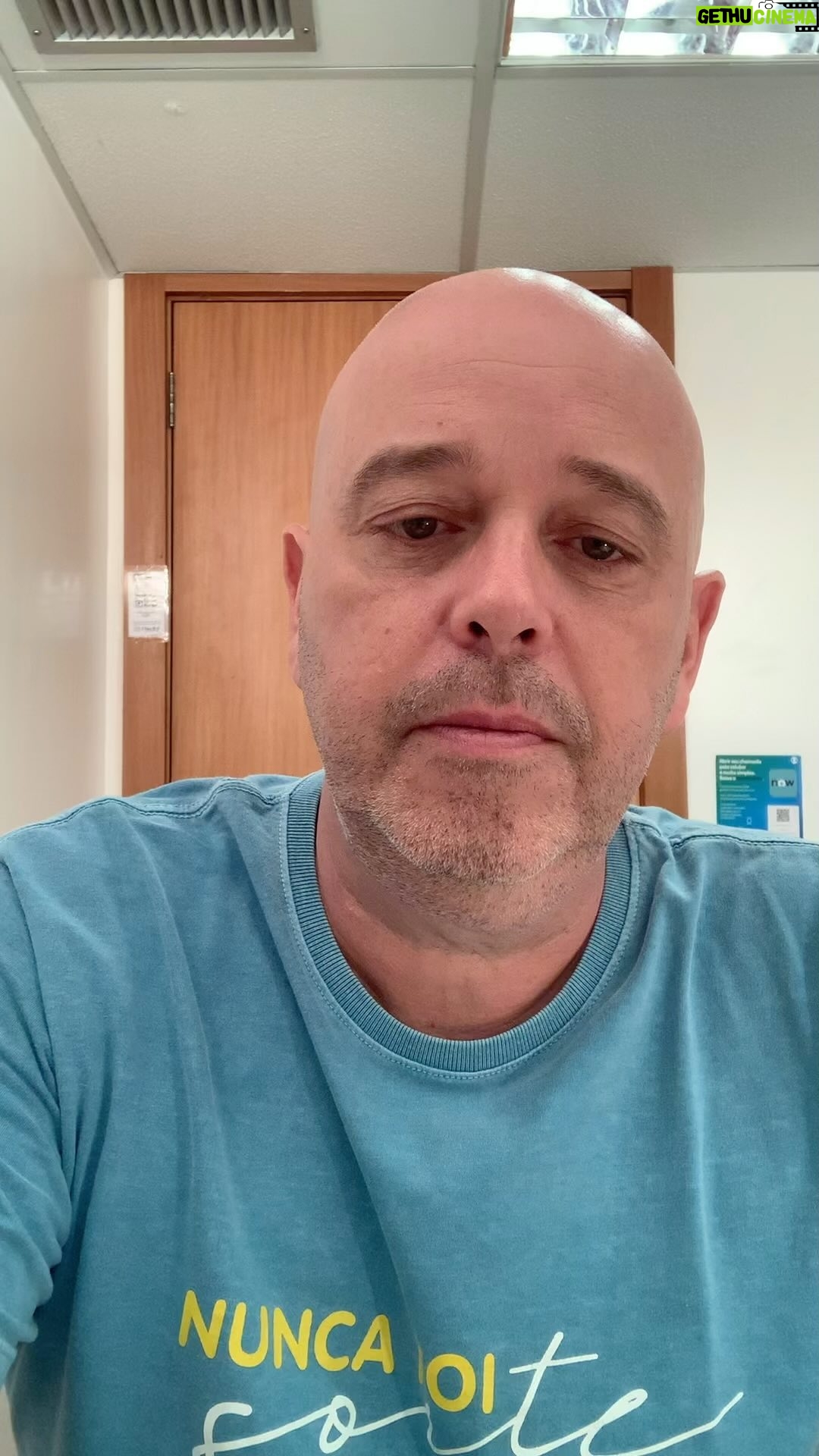 Alex Escobar - 5.2K Likes - Hoje não tem Cafezinho, gente. Não há clima. Para ajudar, paraquemdoar.com.br