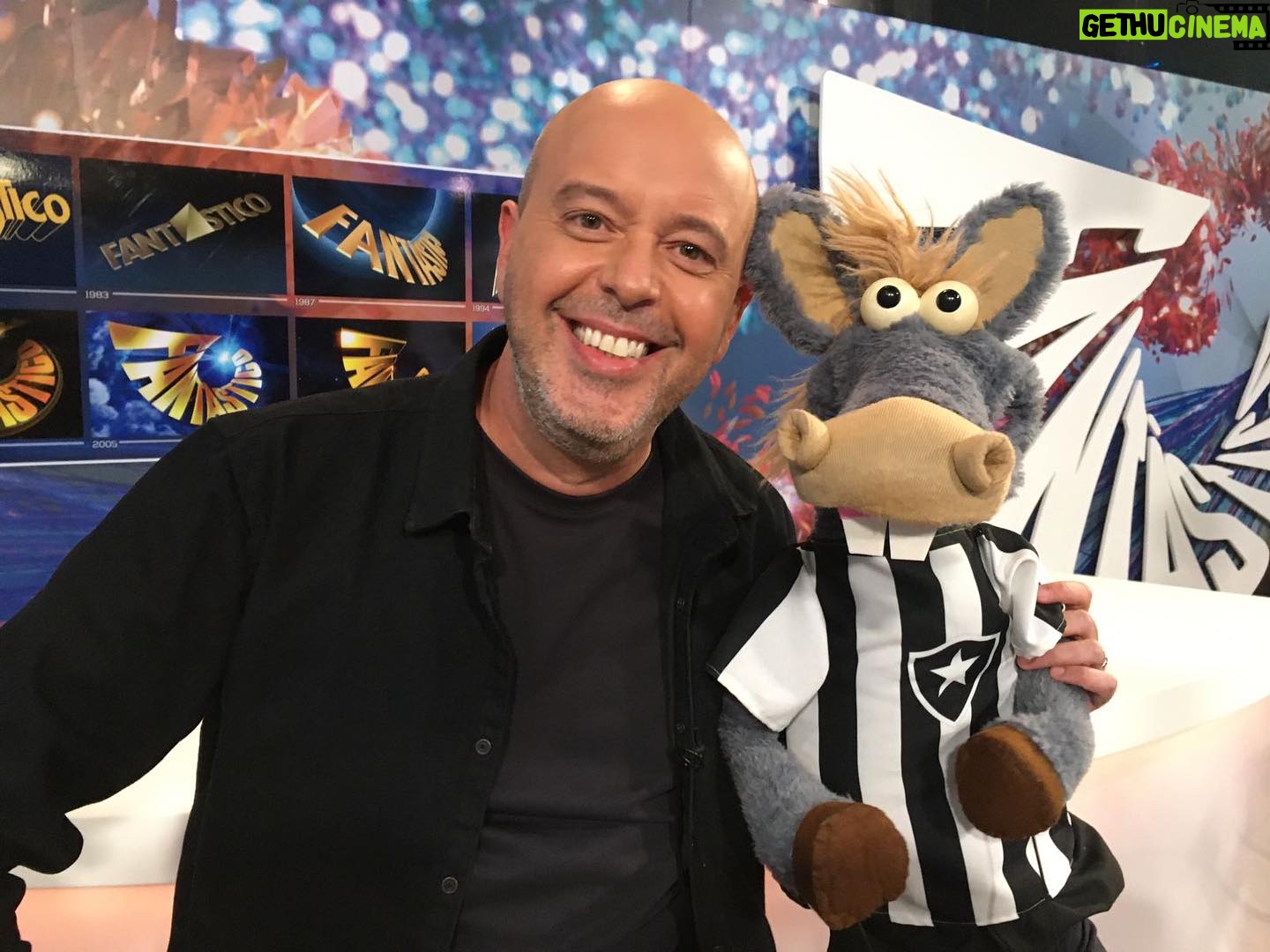 Alex Escobar - 3.3K Likes - Ele está animado, otimista, tirando onda. Ele voltou!