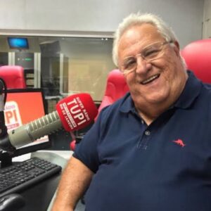 Alex Escobar Instagram - Washington Rodrigues, Apolinho. Minha referência e inspiração. Contribuiu muito para meu amor pelo futebol e pela comunicação. Falava de um jeito simples e claro. Tinha a simpatia na voz. Letrinhas subindo, velho Apolo…Esteja em paz.