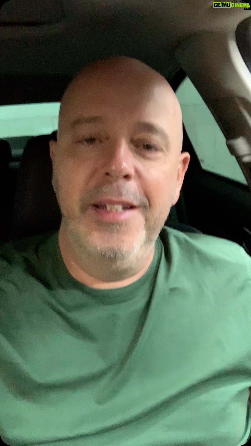 Alex Escobar - 2.7K Likes - Vem tomar um Cafezinho!