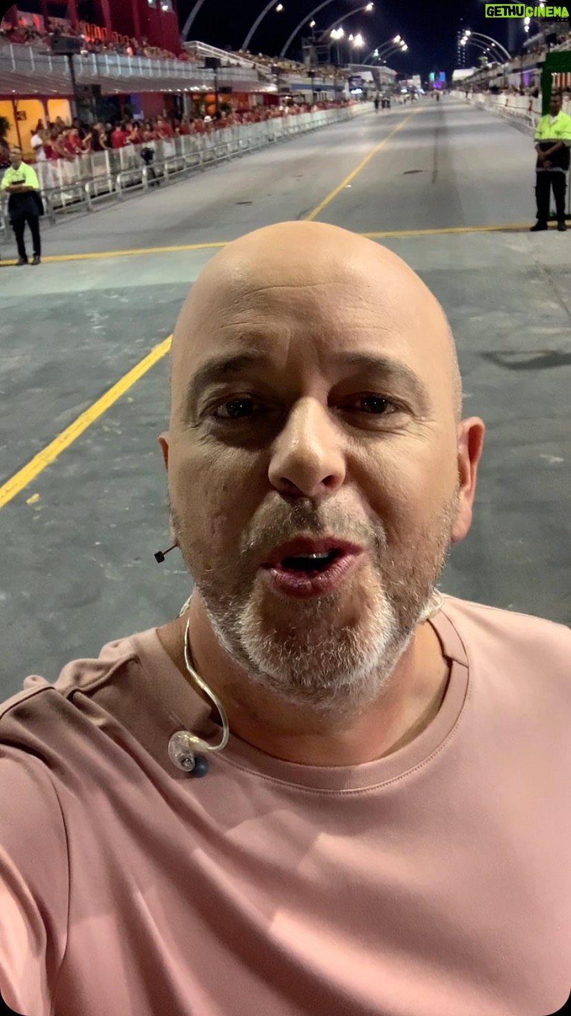 Alex Escobar - 2.8K Likes - Hoje tem mais!!