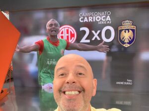 Alex Escobar Instagram - Hoje tem @americarjoficial no Globo Esporte. @romariofaria