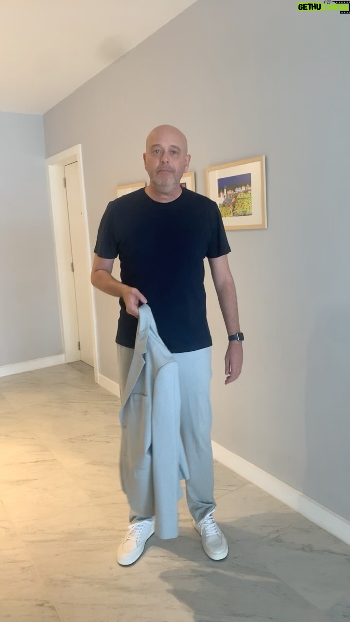 Alex Escobar - 17K Likes - Aderindo a trendi para casar meus amigos do peito!