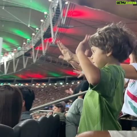 Alex Escobar - 11.2K Likes - Ontem foi dia de @fluminensefc . Viva o futebol! Amanhã os moleques viram a chave! É a vez do @americarjoficial