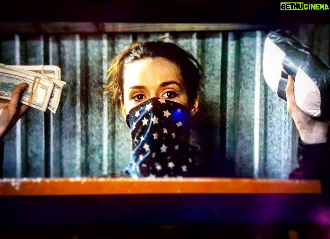 Alex Essoe - 332 Likes - 'Merica! 💵🔫🏈🌟 #theneighbor #getmoney #outlaw #cash #blowout #bonnieandclyde