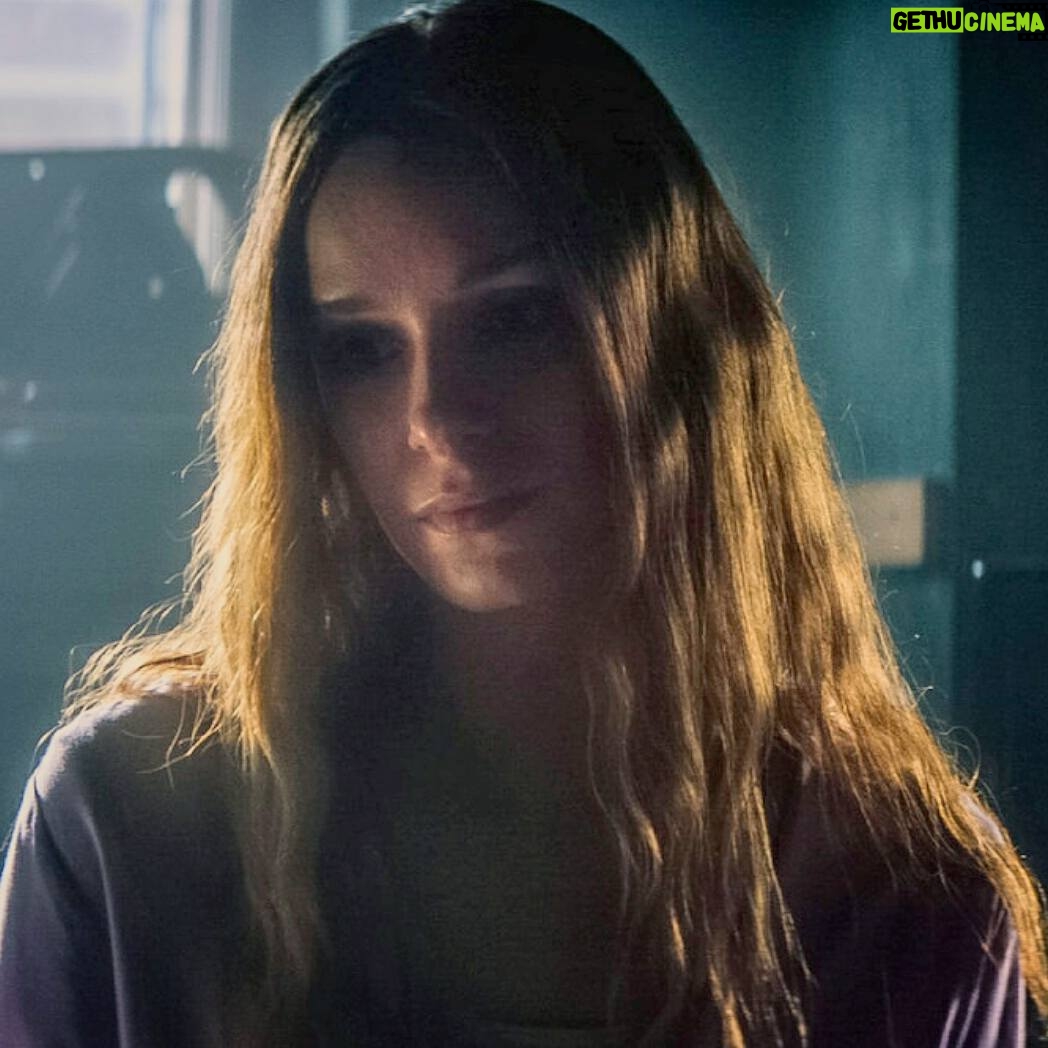 Alex Essoe - 764 Likes - Looks like my new film Midnighters will premiere March 2nd on IFC Midnight! Such an honor to work with so many talented people on this.
Peep our trailer on Entertainment Weekly: http://ew.com/movies/2018/02/01/midnighters-trailer/