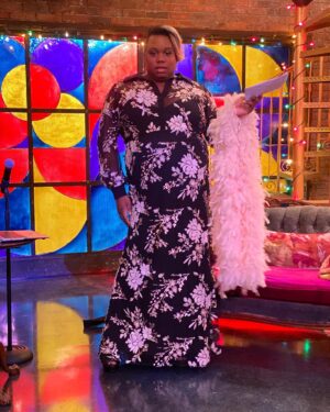Alex Newell Instagram - I think Mo’s fashions had a big help in getting @zoeysplaylist a @criticschoice nom!!!! Hahah make sure you watch Zoey’s Extraordinary Christmas on @therokuchannel