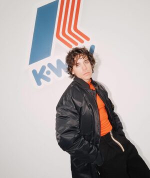 Álex Pastrana Instagram - The plane warned me of what was coming✈️ ❄️🏂. Thanks @kway_official what a great show and time we had.