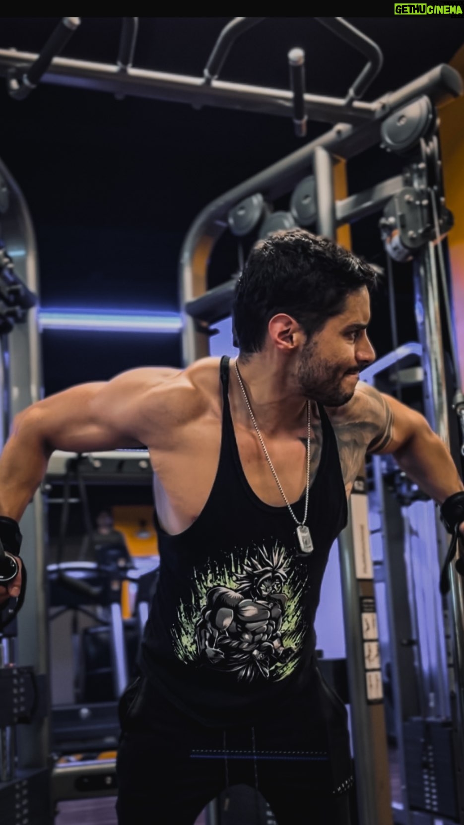 Álex Perea - 8.6K Likes - “La fuerza no viene de la capacidad física. Viene de una voluntad indomable”, Mahatma Gandhi.