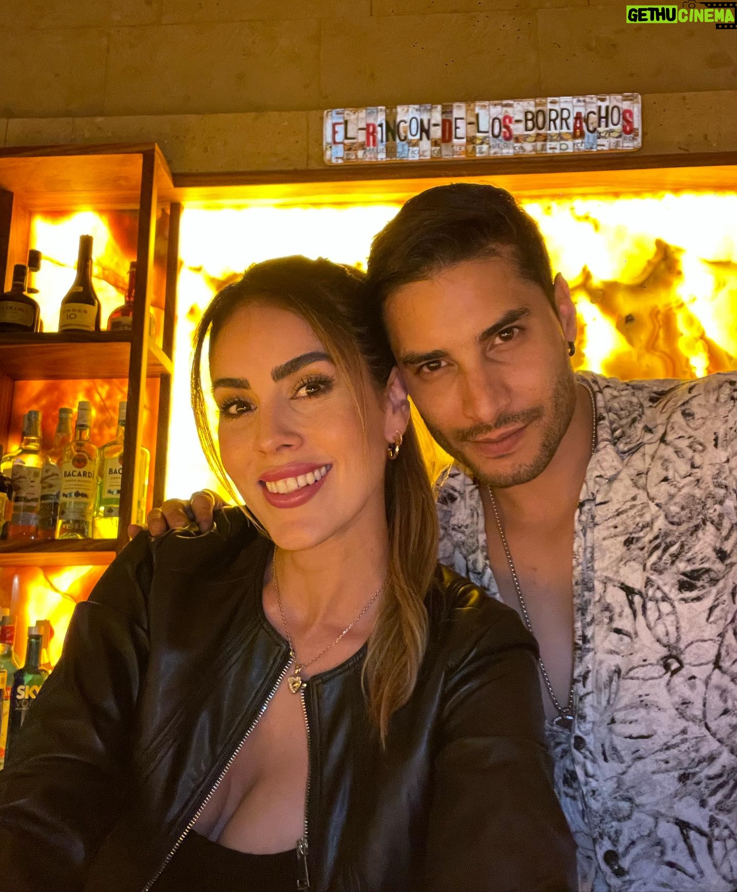Álex Perea - 17.1K Likes - Gente linda y bella, nunca te acabes… gracias por tu amistad y tu generosidad, te quiero un chingo cabron. @joseron3