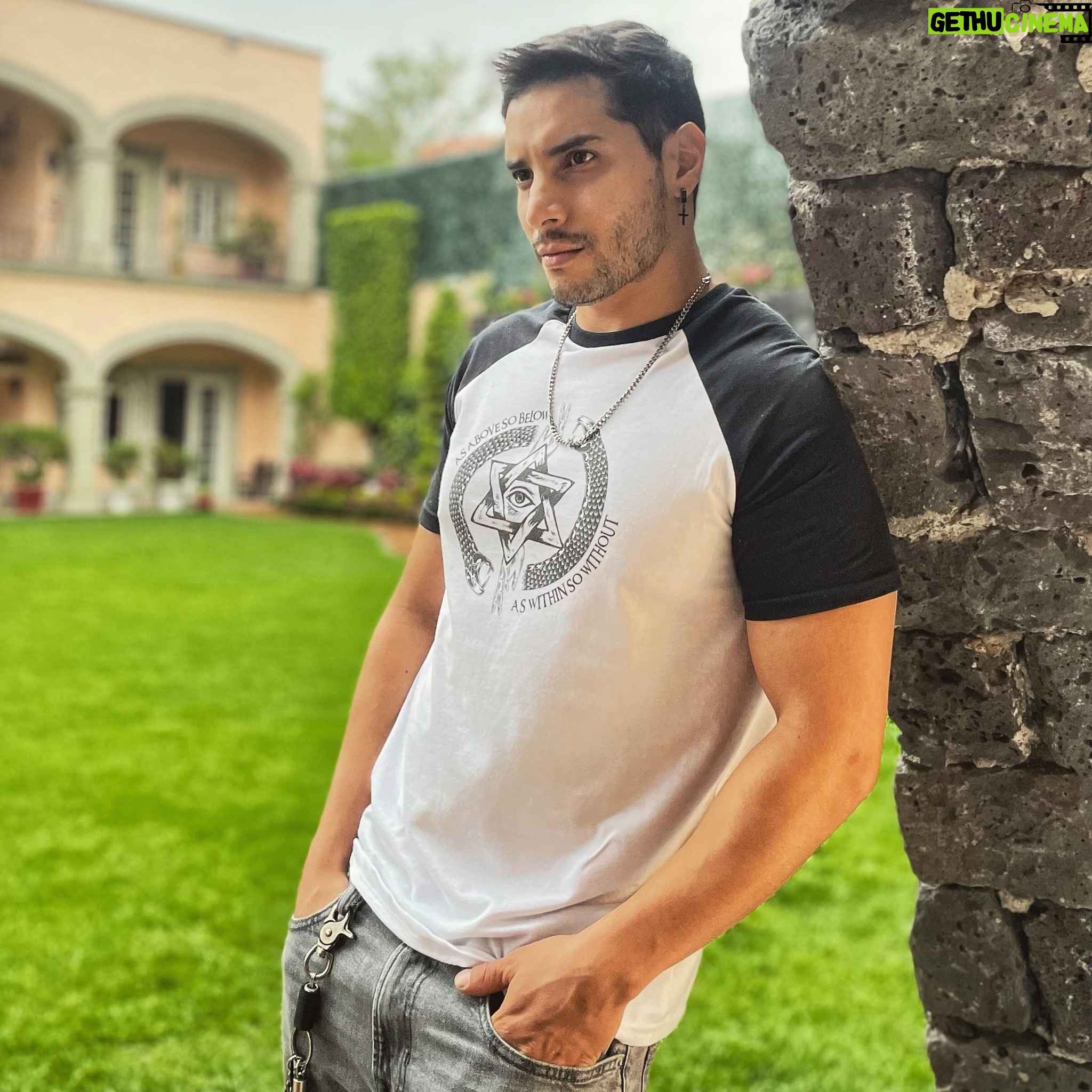 Álex Perea - 8.5K Likes - 🍀✨🐺🖤