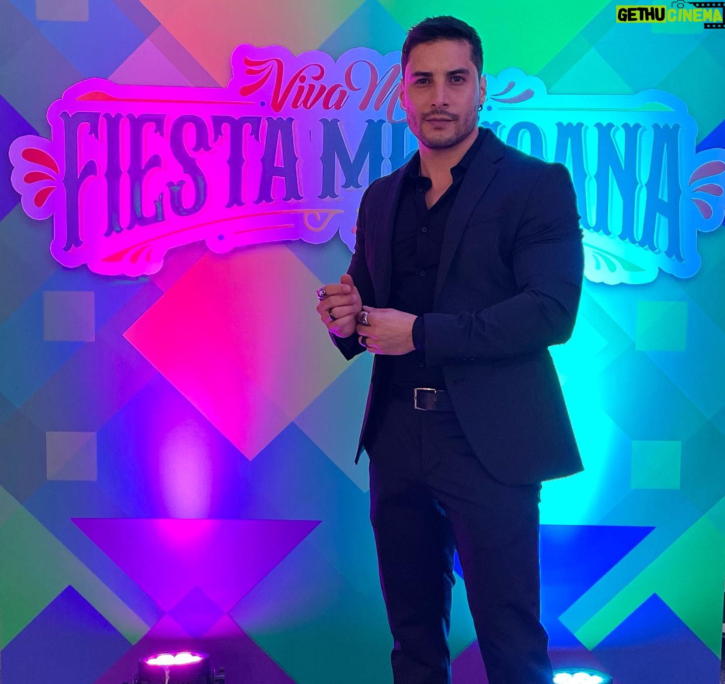 Álex Perea - 7.3K Likes - Y que viva México! 💚🤍❤️ #fiestamexicana @televisa