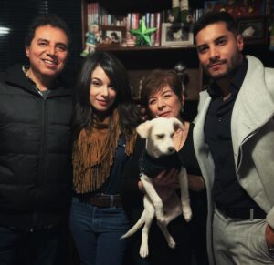 Álex Perea Instagram - Gracias por siempre estar… gracias. ❤️
Feliz año nuevo a todos! ✨🐺