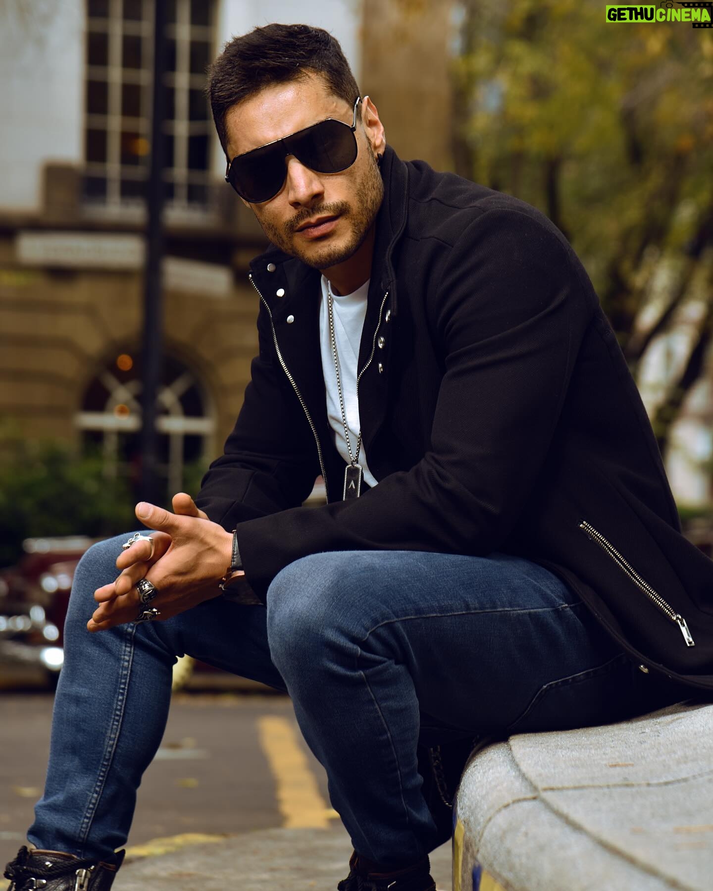 Álex Perea - 13.9K Likes - 😎✨🙌🏻🖤🐺
.
.
📸 @alexpadronphoto