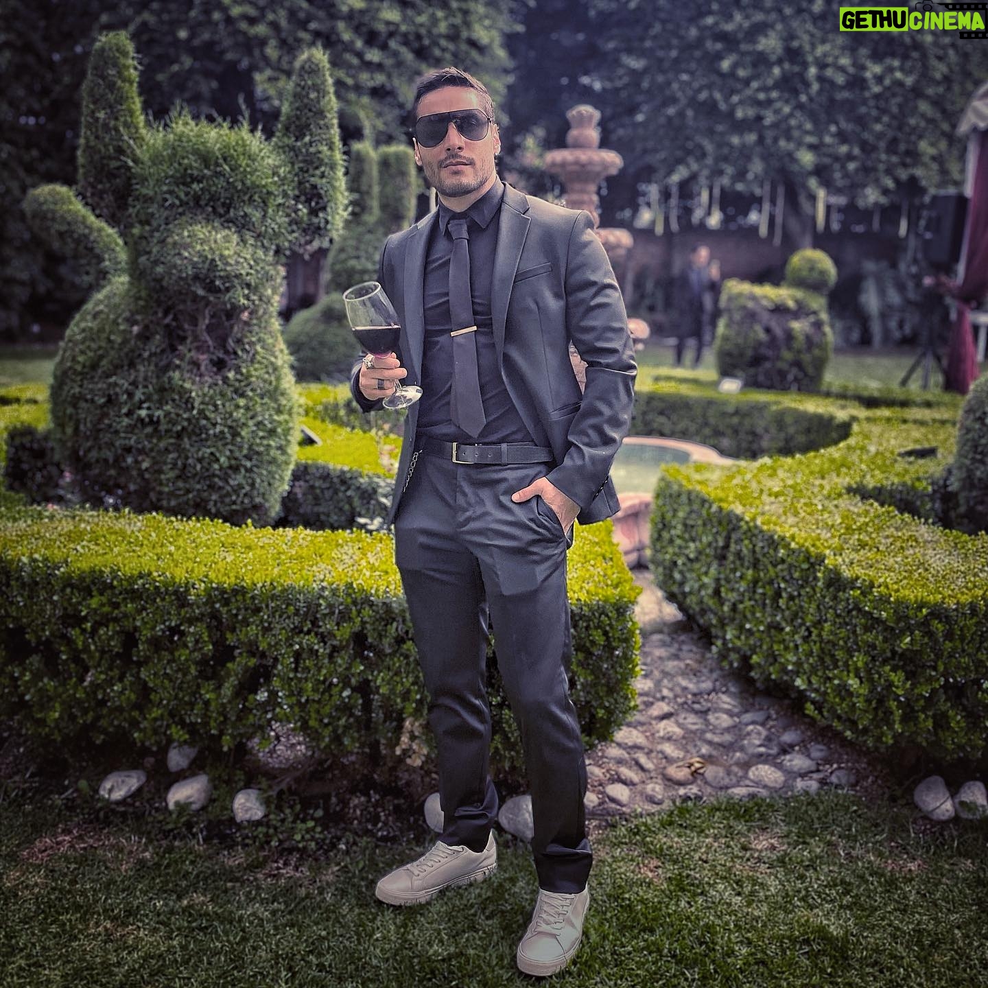 Álex Perea - 12.5K Likes - Gran noche la de anoche. 🥂✨🙌🏻