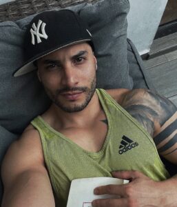 Actor Álex Perea HD Instagram Photos and Wallpapers February 2024