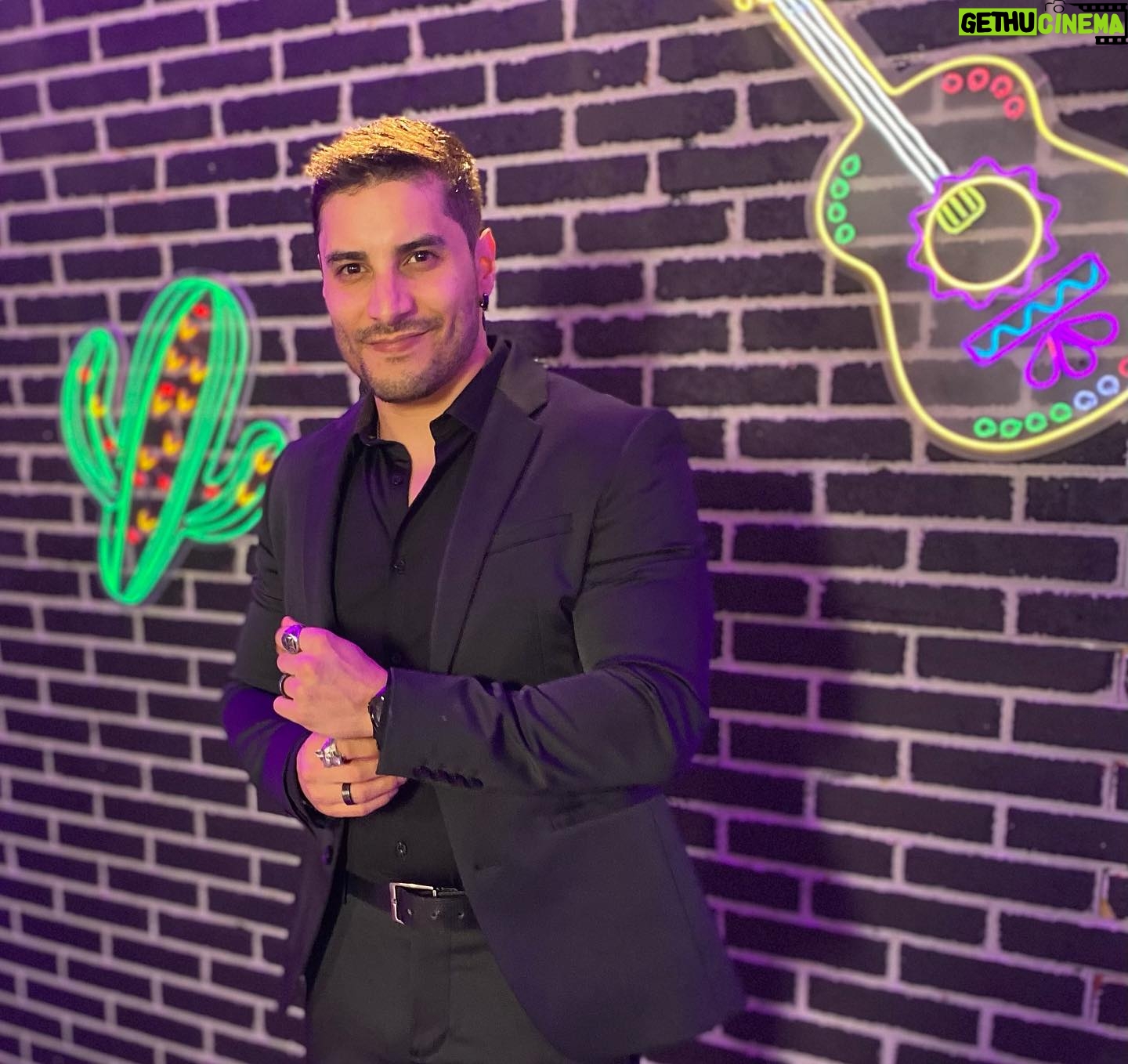 Álex Perea - 7.3K Likes - Y que viva México! 💚🤍❤️ #fiestamexicana @televisa