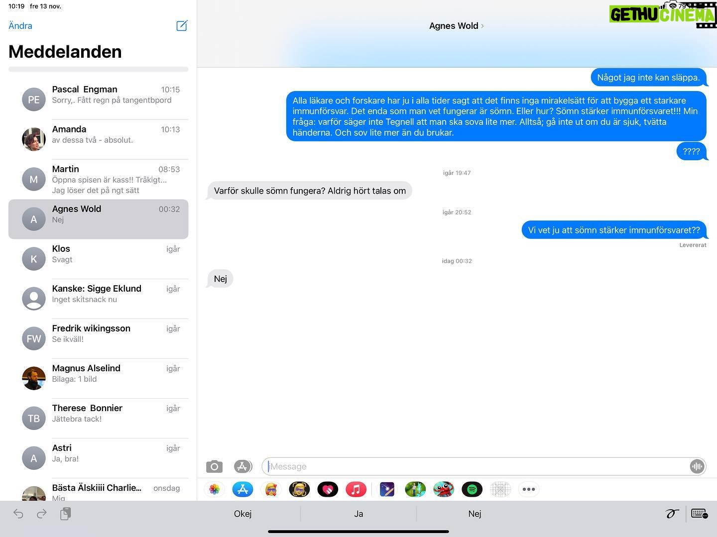 Alex Schulman - 5.1K Likes - SĆ„ hƤr gick det till nƤr jag satte Agnes Wold pĆ„ plats riktigt rejƤlt igĆ„r eftermiddag. Nu har hon fĆ„tt nĆ„t att fundera ƶver!! Jag utvecklar mina rƤtt revolutionerande tankar om Corona i dagens podsƤndning, fƶr ja, det stƤmmer, det som ni hƶrt, att det ĆR fredag, det ĆR Alex och Sigges podcast!!!