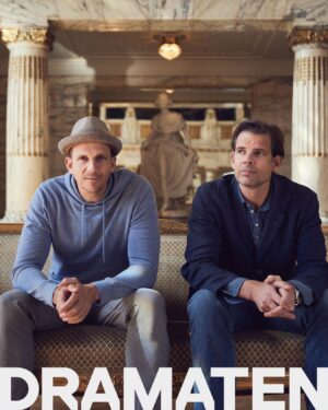 Alex Schulman Instagram - I september har Tröstrapporter premiär, med Gustaf Skarsgård, på Dramatens stora scen. Ni som tidigare köpt biljetter har fått mail idag om förtur, tack för att ni orkade vänta så länge. Och för alla andra släpps biljetterna på torsdag!