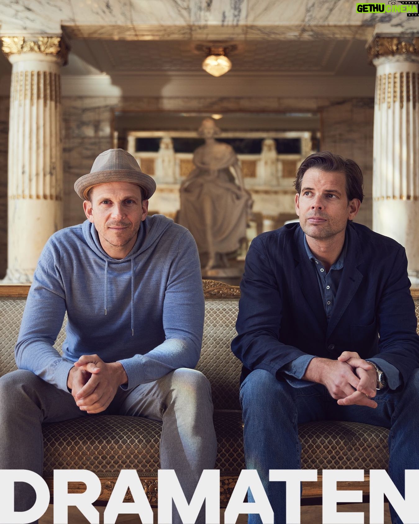 Alex Schulman - 9.6K Likes - I september har Trƶstrapporter premiƤr, med Gustaf SkarsgƄrd, pƄ Dramatens stora scen. Ni som tidigare kƶpt biljetter har fƄtt mail idag om fƶrtur, tack fƶr att ni orkade vƤnta sƄ lƤnge. Och fƶr alla andra slƤpps biljetterna pƄ torsdag!
