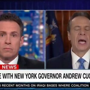 Alex Schulman Instagram - CNN:s ankare Chris Cuomo (till vänster) intervjuar sin bror Andrew, som är guvernör i New York, ämnet är förslaget om utegångsförbud, och plötsligt öppnar sig ett svart gap mellan bröderna och vi får titta rakt in i deras barndom, och nu ser vi inte längre två män i skräddarsydda kostymer - vi ser två pojkar som slåss om mammas kärlek. Bland det starkaste jag sett. Detta pratar vi om i poddaren idag, för även om det är märkliga tider, så är det ändå fredag och det är Alex och Sigge!