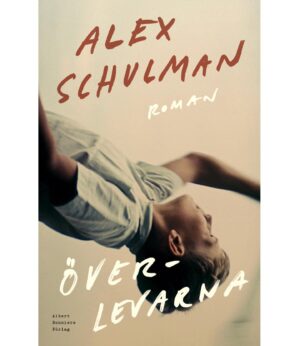 Alex Schulman Instagram - Det är outhärdligt. Vi har två olika förslag till omslag till min nästa roman. De är HELT olika varandra i uttrycket - och jag älskar båda lika mycket! Nu måste ni hjälpa mig här. Jag lägger det i era händer. Det omslag som får flest röster väljer jag. Frågan är: alternativ 1 eller 2?!