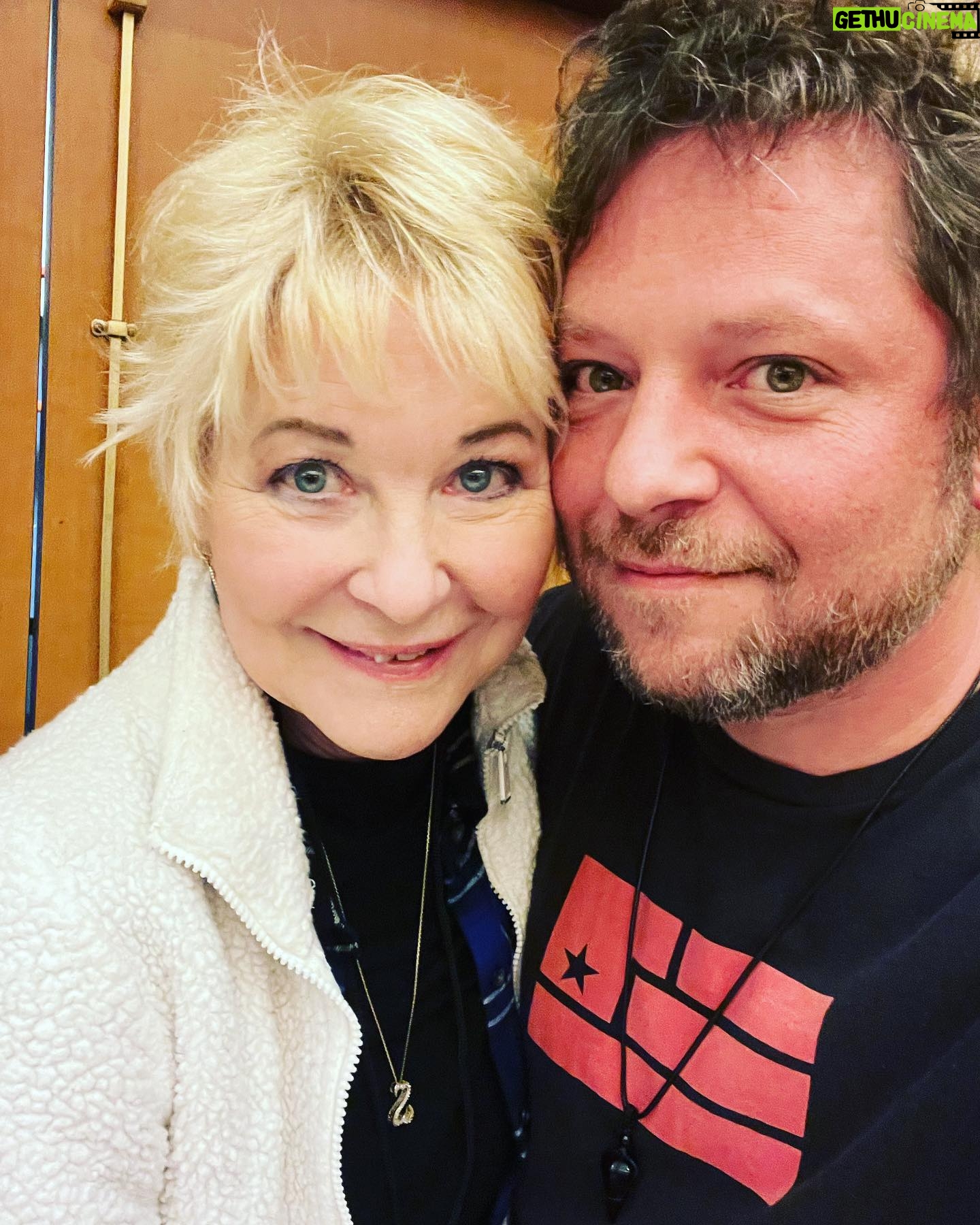 Alex Vincent - 6K Likes - My Family Treasure. @thedeewallace is a treasure, and feels like family. After all, she did play my mom in 1993!
Always love re-connecting with her! #crypticonseattle