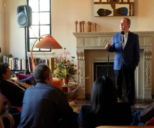 Alex Winter Instagram - An honor to have @repadamschiff at our home with many friends and fellow supporters, including my old and dear pal, @jalexander1959. Adam gave a riveting speech, more about the collective need to protect our democracy than burnishing his own brand, which is just one of the things that sets him apart. A lot of intense and mixed feelings out there, but the main thing is to take part in the process.
📷 @meeno_the_man
