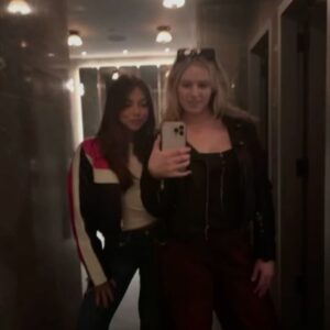 Alexa Sutherland Instagram - a summary: 🍎🚊🍕🫂🐀🍸🌮👠⚽️🌃🎭