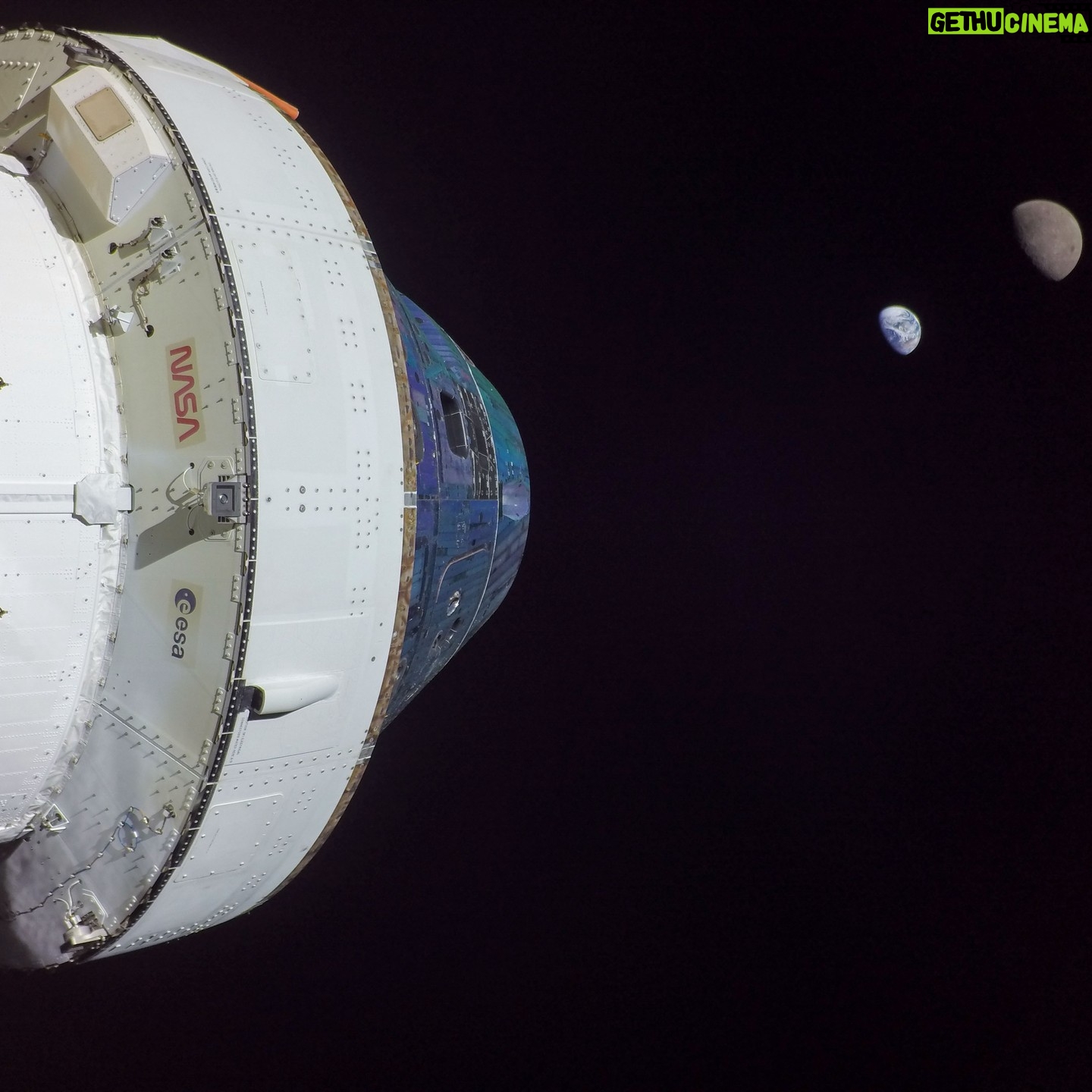 Alexander Gerst - 7.8K Likes - A view I can't get enough of 𤩠The European Service Module will take humans aboard the #Orion spacecraft to the Moon & I'm thrilled to be @airbus in Bremen (Germany) tomorrow, where it was built, to talk to experts & media about the #Artemis missions & the future of lunar exploration. #ForwardToTheMoon, together.
Eine Aussicht, von der ich nie genug bekomme 𤩠Das europäische Servicemodul wird Menschen an Bord des #Orion-Raumschiffs zum Mond bringen & ich freue mich, morgen bei @airbus in Bremen zu sein, wo es gebaut wurde. Mit ExpertInnen & MedienvertreterInnen werden wir dort über die #Artemis-Missionen & die Zukunft der Mondforschung sprechen.
šøšøšø
1. NASA
2. ESA/NASAāA.Gerst
@europeanspaceagency @nasa @nasaartemis @airbus #ESA #NASA #Mond #Moon #Spacecraft #Orion #OrionESM #EuropeanServiceModule #Europe #ForwardToTheMoon #ExploreFarther #Artemis