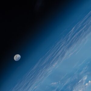Alexander Gerst Instagram - A view I can't get enough of 🤩 The European Service Module will take humans aboard the #Orion spacecraft to the Moon & I'm thrilled to be @airbus in Bremen (Germany) tomorrow, where it was built, to talk to experts & media about the #Artemis missions & the future of lunar exploration. #ForwardToTheMoon, together.

Eine Aussicht, von der ich nie genug bekomme 🤩 Das europäische Servicemodul wird Menschen an Bord des #Orion-Raumschiffs zum Mond bringen & ich freue mich, morgen bei @airbus in Bremen zu sein, wo es gebaut wurde. Mit ExpertInnen & MedienvertreterInnen werden wir dort über die #Artemis-Missionen & die Zukunft der Mondforschung sprechen.

📸📸📸
1. NASA
2. ESA/NASA–A.Gerst

@europeanspaceagency @nasa @nasaartemis @airbus #ESA #NASA #Mond #Moon #Spacecraft #Orion #OrionESM #EuropeanServiceModule #Europe #ForwardToTheMoon #ExploreFarther #Artemis