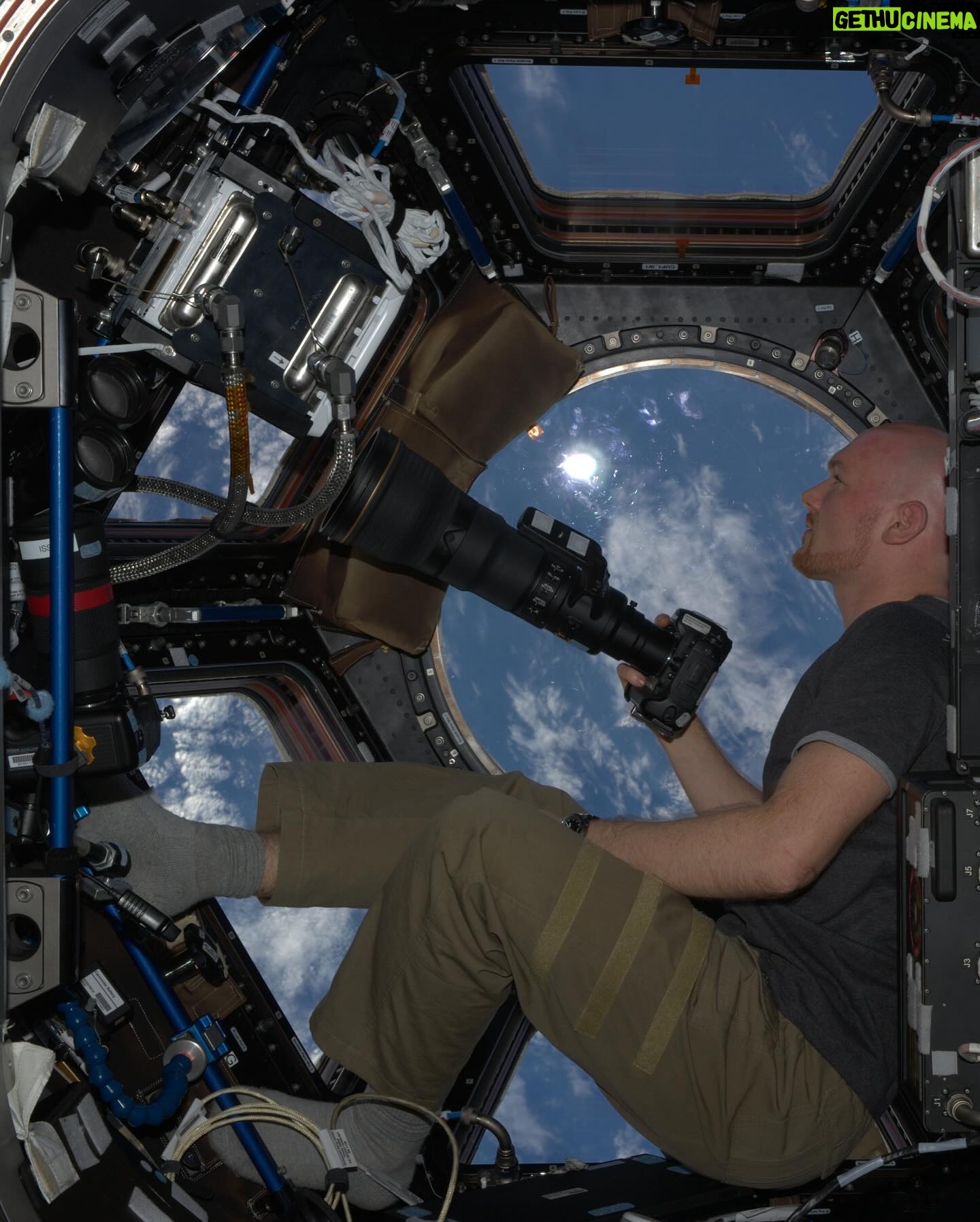 Alexander Gerst - 8K Likes - Wie die Zeit fliegt! Vor 10 Jahren startete ich zu meiner ersten ISS-Mission, #BlueDot, von Baikonur aus, und ein Lebenstraum wurde in einem Moment wahr. Mit Max Surayev & Reid Wiseman stand ich auf den historischen Stufen, die einst von Juri Gagarin erklommen wurden, bevor er in seine Rakete stieg.Ā
Wir flogen als Freunde von 3 verschiedenen Kontinenten ins All, um wissenschaftliche Erkenntnisse nach Hause zu bringen, um das Leben aller Menschen auf der Erde zu verbessern. Und es war meine persƶnliche Mission, etwas von der Inspiration weiterzugeben, die meinen Weg zu dieser Startrampe leitete.Ā
Das Missionslogo habe ich als Tribut an ein Bild der Voyager Sonde ausgesucht, welches unser Raumschiff Erde zeigt, aufgenommen aus den Tiefen des Alls. Es verdeutlicht die Notwendigkeit der Menschheit, dieses Raumschiff zu schützen, denn wir haben kein Zweites. Jetzt richten wir den Blick nach vorn und bereiten uns auf die groĆartigen #Artemis-Missionen vor. Es wird die Aufgabe von uns Astronauten und Astronautinnen sein, diese Perspektive vom Mond mit nach Hause zu bringen ā zusammen mit fantastischen Entdeckungen, die wir uns heute noch nicht einmal vorstellen kƶnnen!Ā
ā ā
Incredible how time flies! 10 years ago, I launched from Baikonur for my first mission, Blue Dot, with Max Surayev & Reid Wiseman. Standing where Yuri Gagarin once stood before climbing in his rocket, a lifelong dream came true for all 3 of us. We flew into space as friends from 3 different continents, to bring home scientific discoveries for the benefit of all humankind. And it was my personal mission to pass on some of the inspiration that led our paths to this launch pad.Ā
I chose the mission logo to honour the famous āpale blue dotā photo that a Voyager probe took of a distant Earth from the depths of space, emphasising humankindās mission to protect our fragile āspaceshipā, because it is the only one we have. Now we look forward and prepare to embark on the fantastic Artemis missions. It will be the duty of us astronauts, including Europeans, to capture this fantastic perspective with our own eyes and bring it home from the Moon. Amongst amazing discoveries that we canāt even imagine yet!