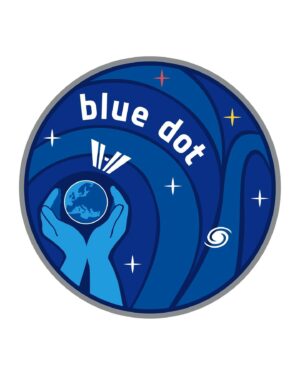 Alexander Gerst Instagram - Wie die Zeit fliegt! Vor 10 Jahren startete ich zu meiner ersten ISS-Mission, #BlueDot, von Baikonur aus, und ein Lebenstraum wurde in einem Moment wahr. Mit Max Surayev & Reid Wiseman stand ich auf den historischen Stufen, die einst von Juri Gagarin erklommen wurden, bevor er in seine Rakete stieg. 

Wir flogen als Freunde von 3 verschiedenen Kontinenten ins All, um wissenschaftliche Erkenntnisse nach Hause zu bringen, um das Leben aller Menschen auf der Erde zu verbessern. Und es war meine persönliche Mission, etwas von der Inspiration weiterzugeben, die meinen Weg zu dieser Startrampe leitete. 

Das Missionslogo habe ich als Tribut an ein Bild der Voyager Sonde ausgesucht, welches unser Raumschiff Erde zeigt, aufgenommen aus den Tiefen des Alls. Es verdeutlicht die Notwendigkeit der Menschheit, dieses Raumschiff zu schützen, denn wir haben kein Zweites. Jetzt richten wir den Blick nach vorn und bereiten uns auf die großartigen #Artemis-Missionen vor. Es wird die Aufgabe von uns Astronauten und Astronautinnen sein, diese Perspektive vom Mond mit nach Hause zu bringen – zusammen mit fantastischen Entdeckungen, die wir uns heute noch nicht einmal vorstellen können! 

— —

Incredible how time flies! 10 years ago, I launched from Baikonur for my first mission, Blue Dot, with Max Surayev & Reid Wiseman. Standing where Yuri Gagarin once stood before climbing in his rocket, a lifelong dream came true for all 3 of us. We flew into space as friends from 3 different continents, to bring home scientific discoveries for the benefit of all humankind. And it was my personal mission to pass on some of the inspiration that led our paths to this launch pad. 

I chose the mission logo to honour the famous “pale blue dot” photo that a Voyager probe took of a distant Earth from the depths of space, emphasising humankind’s mission to protect our fragile “spaceship”, because it is the only one we have. Now we look forward and prepare to embark on the fantastic Artemis missions. It will be the duty of us astronauts, including Europeans, to capture this fantastic perspective with our own eyes and bring it home from the Moon. Amongst amazing discoveries that we can’t even imagine yet!