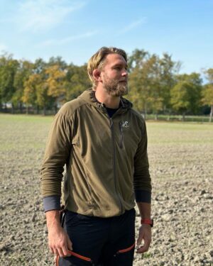 Alexander Gustafsson Instagram - Once again @revolutionrace offers 15% discount from today until October 3rd. Use the code MAULER15 on https://bit.ly/RevolutionRace-MAULER15 

#AD #natureisyourplayground