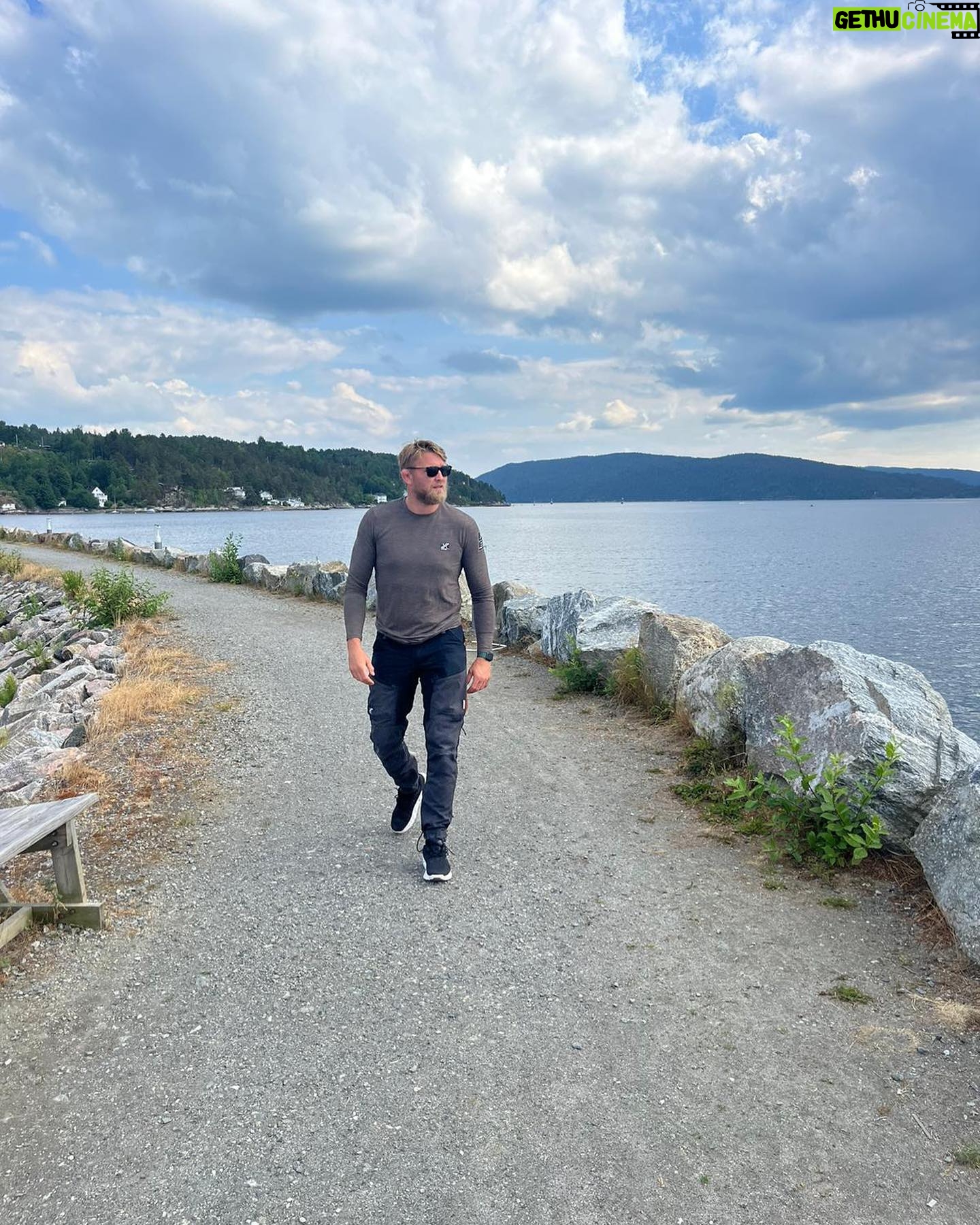 Alexander Gustafsson - 2.7K Likes - From today you’ll get 20% discount on @revolutionrace with the code MAULER20 .The code is active until June 25th. Make sure you check it out 🥊
#AD #natureisourplayground
