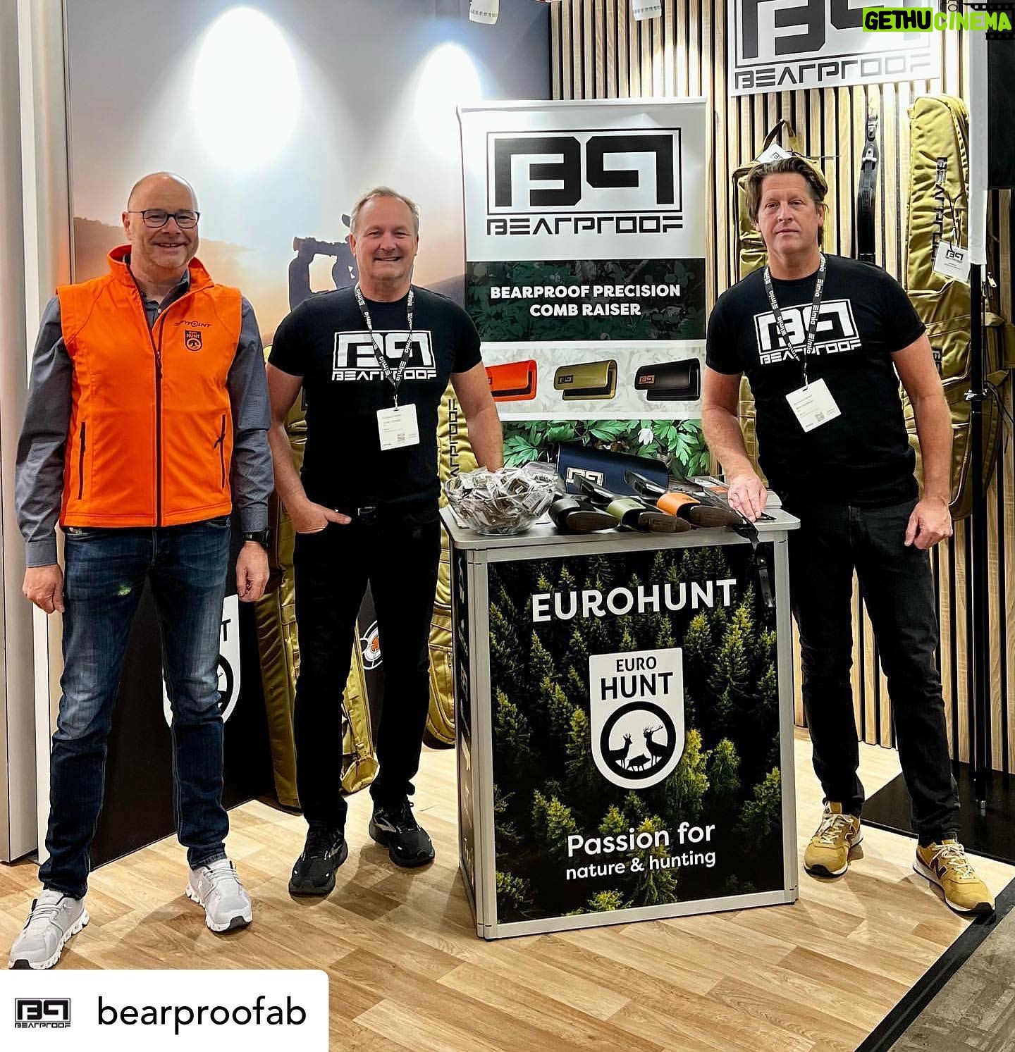 Alexander Gustafsson - 2K Likes - • @bearproofab Tack för alla besök och fina ord om våra produkter på ELMIA Game Fair. Tack EUROHUNT för en lyckad mässa.
@antoniamoa
@kronhjort5
@andreastoftling
@tias_evo
#shotingrange #shooting #hunting #huntinggear #vapenfodral #skytte #skyttesport @eurohunt_official