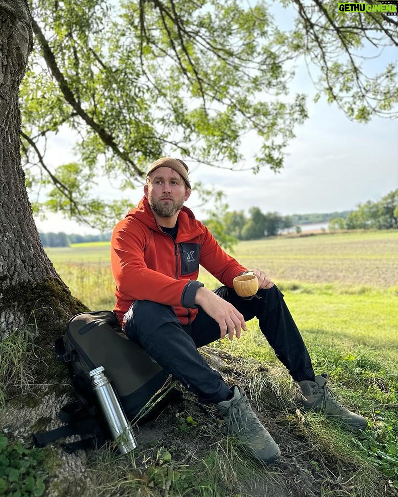 Alexander Gustafsson - 3.2K Likes - Once again @revolutionrace offers 15% discount from today until October 3rd. Use the code MAULER15 on https://bit.ly/RevolutionRace-MAULER15
#AD #natureisyourplayground